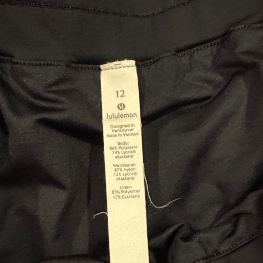 lululemon athletica Black Hotty Hot Shorts - Picture 4 of 4